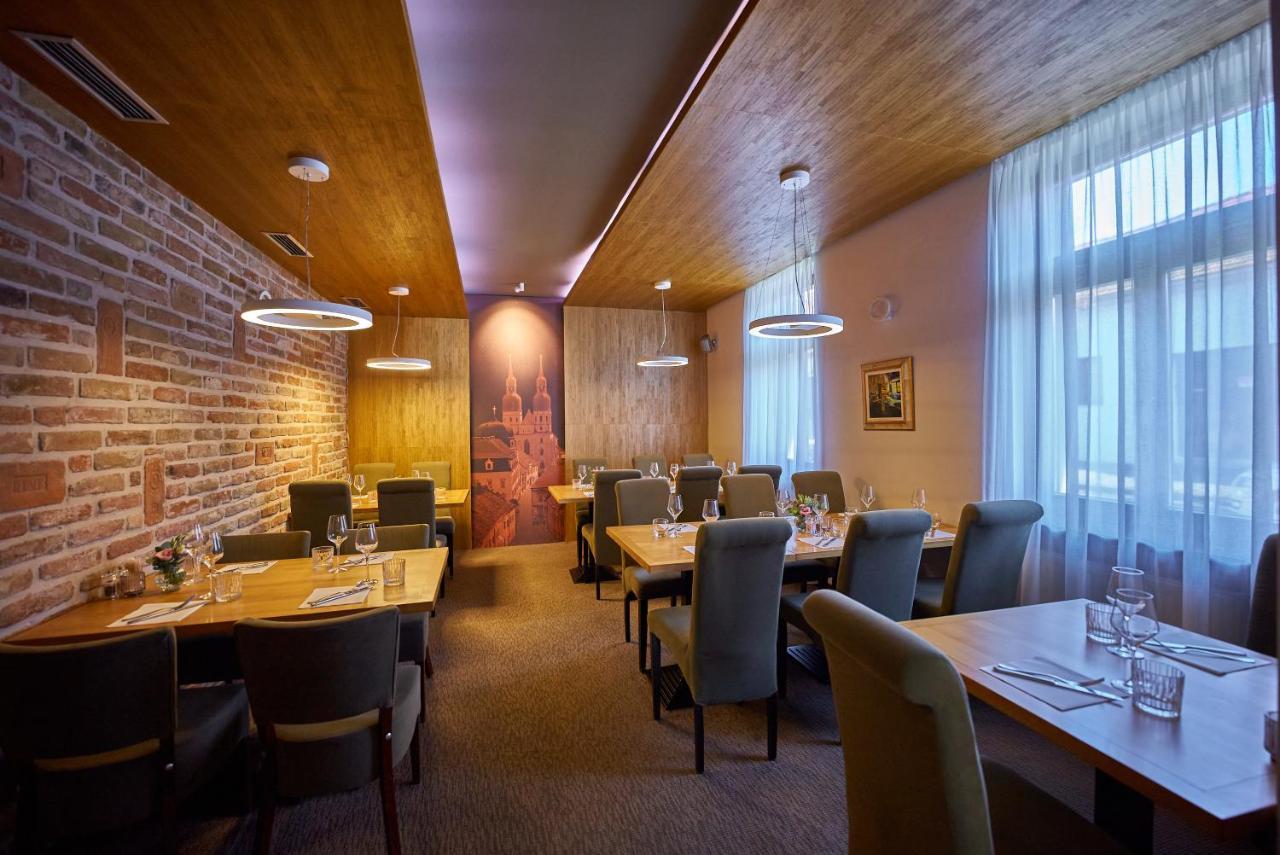 Pension & Restaurant Patriot Trnava Exterior photo
