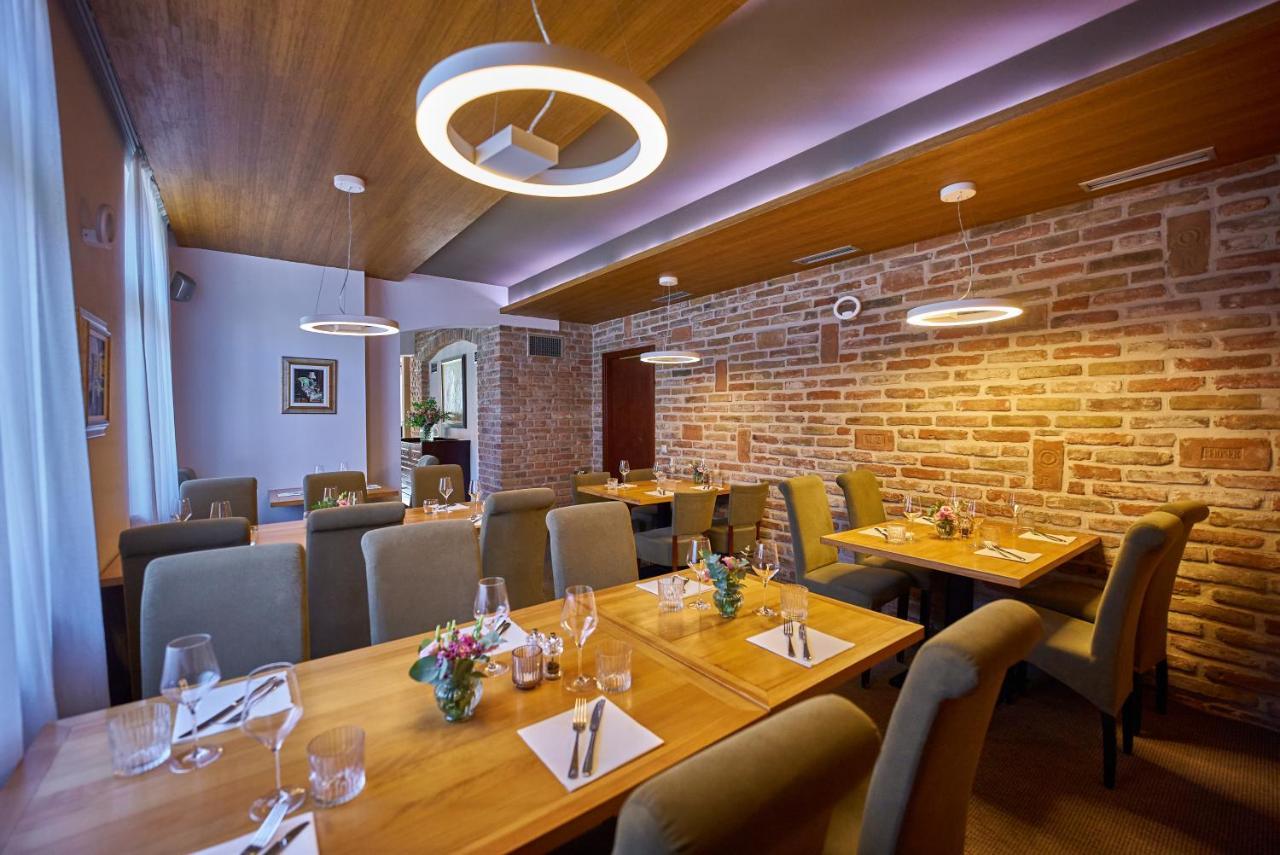 Pension & Restaurant Patriot Trnava Exterior photo