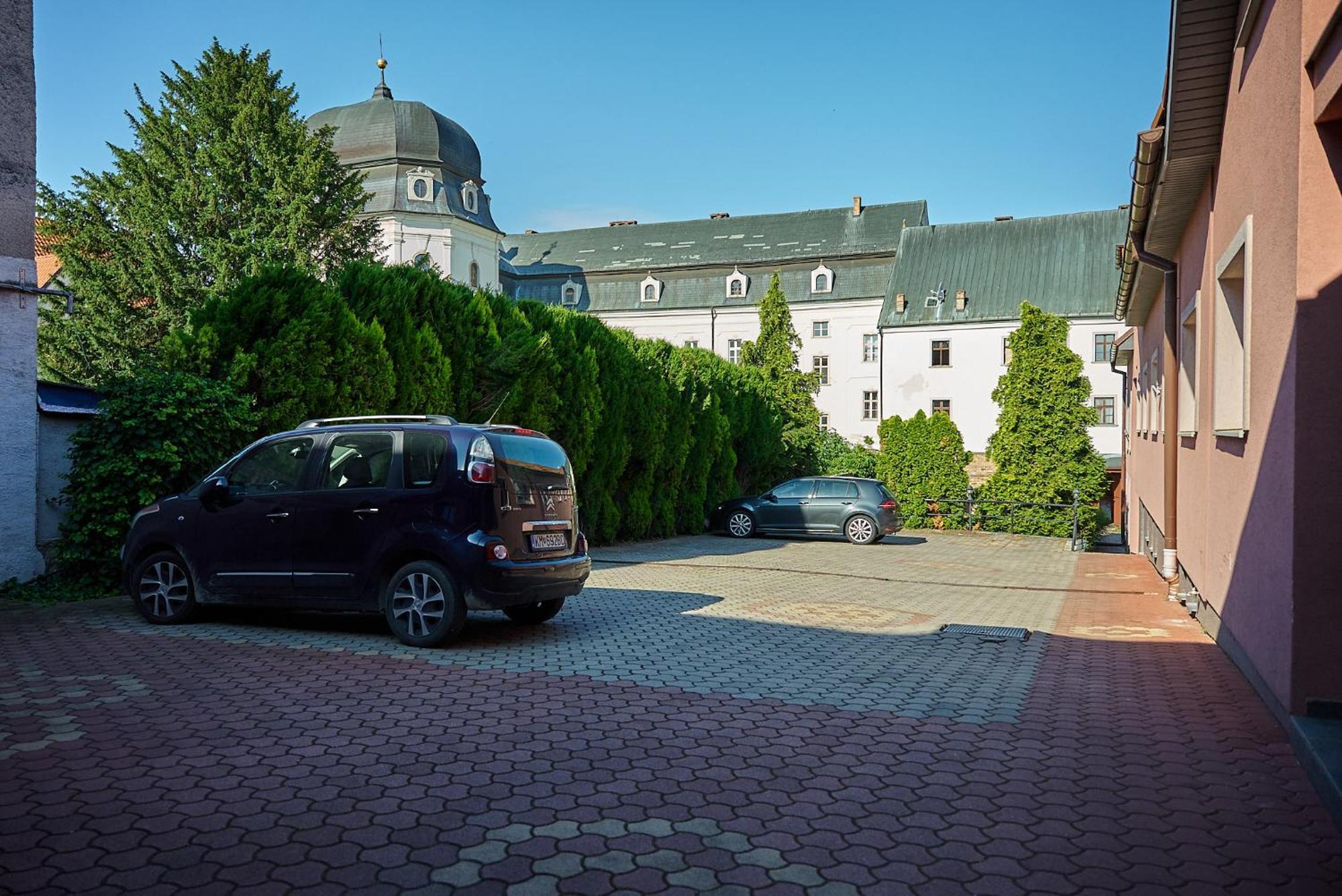 Pension & Restaurant Patriot Trnava Exterior photo