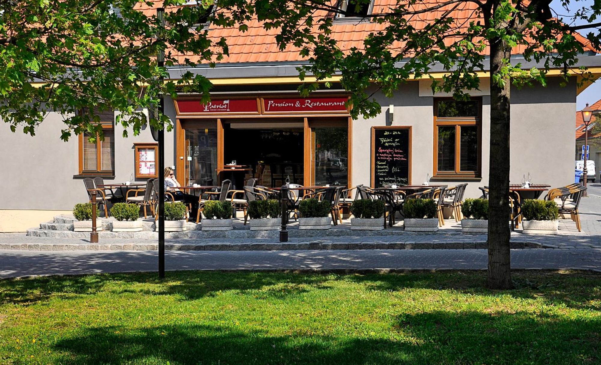 Pension & Restaurant Patriot Trnava Exterior photo